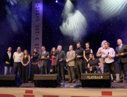 TÜRKÜLER VAN İÇİN SÖYLENDİ