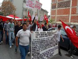Alperen Ocakları İzmir'de, Pkk'lıların Teslim Sürecini Protesto Etti!