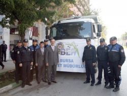 Polisler Birlik Oldu, Vanlı Çocuklara Battaniye Ve Oyuncak Gönderdi