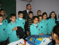 Erdem Koleji Öğrencilerinden Okuma Salonu Öğrencilerine Anlamlı Hediye