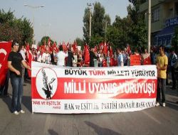 Hak Ve Eşitlik Partisi'nden Pkk'lıların Şovuna Protesto