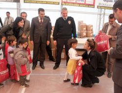 Birecik’te 700 İhtiyaç Sahibi Öğrencinin, Bayram Öncesi Yüzü Güldü