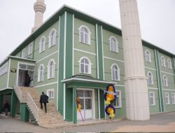 Hayırsever İş Adamının Yaptırdığı Cami İbadete Açıldı