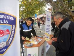 Polis, Dolandırıcılığı Anlatmak İçin Çarşıya Stant Kurdu