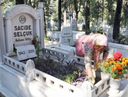 Kurban Bayramı Arifesinde Mezarlıklar Ziyaretçi Akınına Uğradı