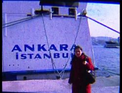 Nişanlıyken Ankara Feribotu Önünde Fotoğraf Çekilmişler