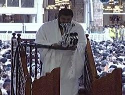 KABE’DE BAYRAM NAMAZI KILINDI