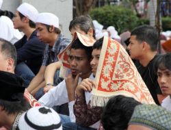 Bayram Namazında Tayvanlı Müslümanlar Camiye Sığmadı