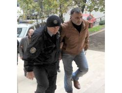 Eski Eşinin Yüzünü Kesen Koca Adliyeye Getirildi