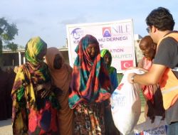 Kimse Yok Mu Somali’de Yaraları Sardı