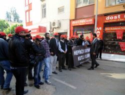 Chp’deki Bayramlaşmada İşçilerden Siyah Bantlı Protesto