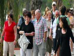 Orta Yaşlı Turistler Alanya'dan Memnun Ayrılıyor