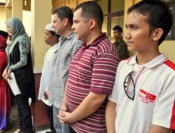 Endonezya'da Dağıtılan Kurban Eti