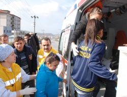 Aynı Yönde Giden Otomobiller Çarpıştı