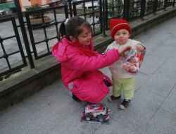 Erdoğan’ı Bekleyen Çocuklar Üşüyünce..