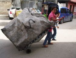 Bayramı Atık Toplayarak Geçirdiler