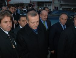 Başbakan Ağabeyinin Mezarını Ziyaret Etti