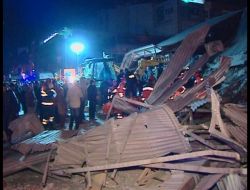 Van'daki Deprem Bayram Otel'i Yıkıldı