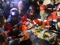 Bayram Otel Yıkıldı