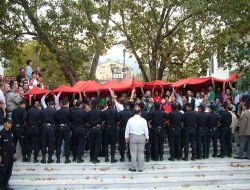 Bursa'da Pkk'lıların Karşılanmasına Yürüyüşlü Tepki