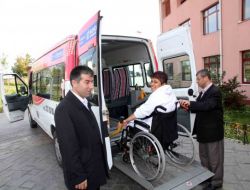 Kocaeli Büyükşehir Belediyesi Eğitimdeki Engelleri Kaldırıyor