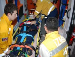 Tır'la Taksi Çarpıştı: 1'i Ağır, 5 Kişi Yaralandı