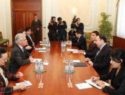 Agit Ulusal Azınlıklar Yüksek Komiseri Vollebaek, Astana'da