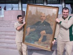 Chp, İsmet İnönü Portresini Kültür Ve Turizm Bakanlığı'na Gönderdi