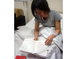 Japon Yardımsever Enkazdan Çıkardığı Taşı Elinden Bırakmıyor (2)