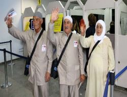 Van'dan 131 Kişilik İlk Hac Kafilesi Uğurlandı
