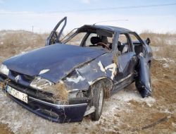 Buzlanan Yolda Otomobil Uçtu