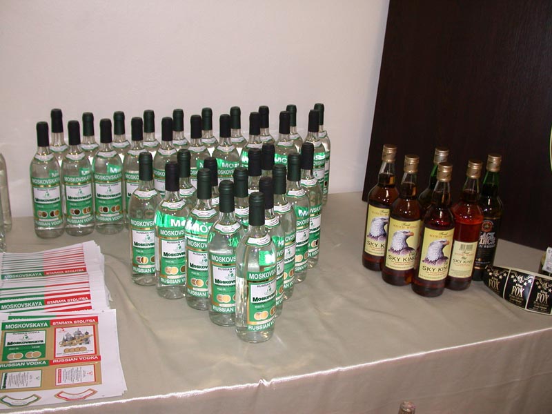 1 ton sahte içki yakalandı!