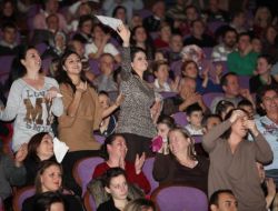 Klarnetle Mest Olan Küçükçekmeceliler, Balkan Şarkılarıyla Coştu