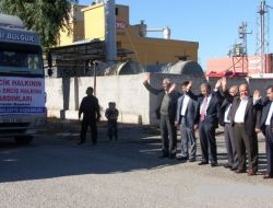 Birecikliler Depremzedeler İçin 2 Tır Dolusu Yardım Gönderdi