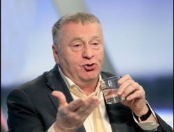 Rus Muhalif Jirinovski Kendi Ülkesinde İstenmeyen Adam İlan Edildi