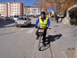 Şehitler Ve Van Depremine Dikkat Çekmek İçin Pedal Çeviriyor