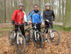 Rasmussen Bisikletten Düşüp Kolunu Kırdı