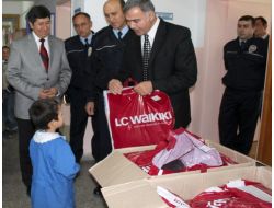 Beypazarı'nda İhtiyaç Sahibi Öğrencilere Giysi Yardımı