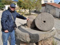 Değirmen Taşları Artık Sokakları Süslüyor