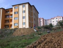 Konutların Kanalizasyon Suyu 3 Aydır Göle Akıyor