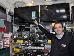 Çalıntı Kredi Kartıyla Aynı Mağazadan İki Defa Alışveriş Yapınca Yakalandı