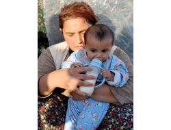 Kızılay, Görme Engelli Anne Ve Bebeğine Yardım Elini Uzattı