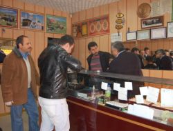 Müşteri Kılığında Girdiği Kuyumcudan, 30 Yüzüğün Bulunduğu Tablayı Alıp Kaçtı