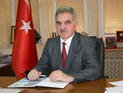 Rektör Elmas: Van Depreminden Sonra Öğrenciler ‘beton Tabutluklardan’ Taşınıyor