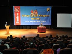 Mevlana İdris, Minik Okurlarayla Buluştu