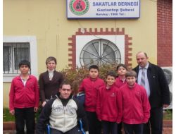 Engelliler İçin 30 Bin Mavi Kapak Biriktirip Engellilere Destek Oldular