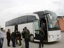 Vanlı Depremzedeler Bursa’da Geceyi Misafirhanelerde Geçirdi