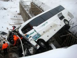 Yolcu Otobüsü Şarampole Yuvarlandı