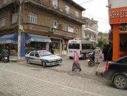 Yeşilkart Alamayınca, Elindeki Pompalı Tüfekli Kendisini Dükkana Kilitledi