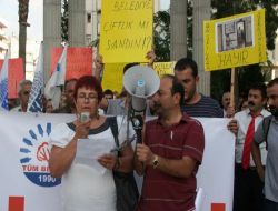 Sendaka Üyeleri Kumluca Belediyesi'ne Siyah Çelenk Bırkatı